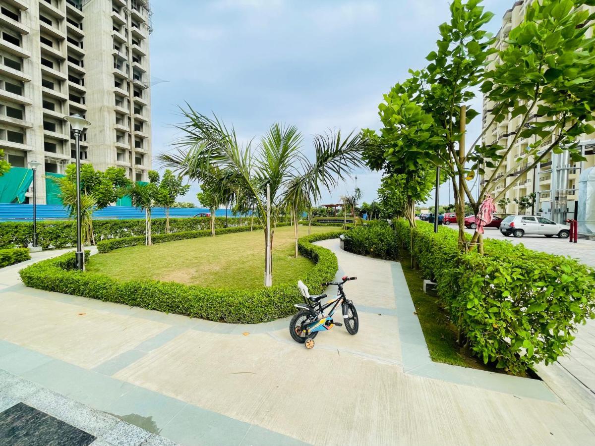 Alankrita Homes Lucknow Buitenkant foto